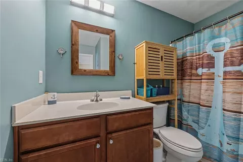 Bath - 14 Rutland Dr, Hampton, VA 23666 photo 1 of 3
