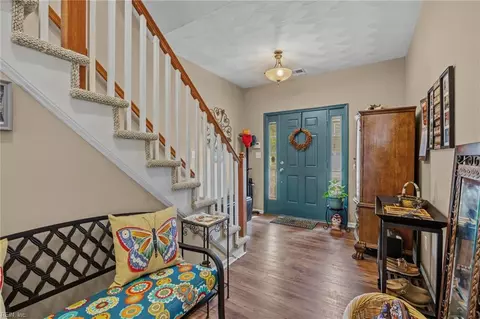 Entry Way - 14 Rutland Dr, Hampton, VA 23666 photo 2 of 2