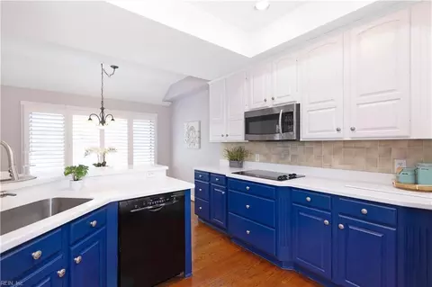 Kitchen - 73 Mizzen Cir, Hampton, VA 23664 photo 3 of 3