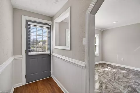 Entry Way - 2747 Jamestown Ave, Hampton, VA 23661 photo 1 of 4