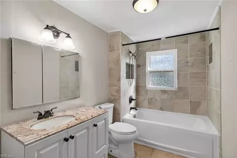 Bath - 2747 Jamestown Ave, Hampton, VA 23661 photo 3 of 3