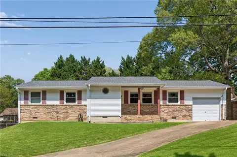 106 Gwynn Cir, Newport News, VA 23602