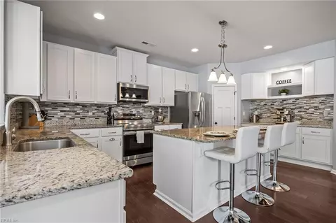 Kitchen - 348 Wisdom Path, Chesapeake, VA 23322 photo 1 of 3