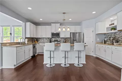 Kitchen - 348 Wisdom Path, Chesapeake, VA 23322 photo 2 of 3