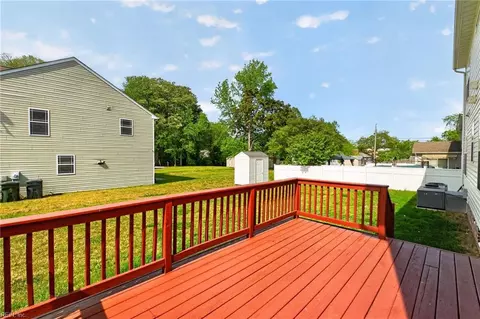 Exterior - 9 Bruins Way, Hampton, VA 23666 photo 4 of 7