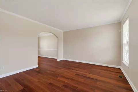 Living - 9 Bruins Way, Hampton, VA 23666 photo 2 of 8