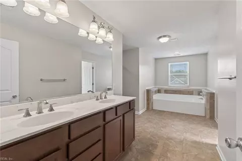 Bath - 9 Bruins Way, Hampton, VA 23666 photo 2 of 7