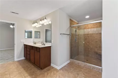 Bath - 9 Bruins Way, Hampton, VA 23666 photo 5 of 7