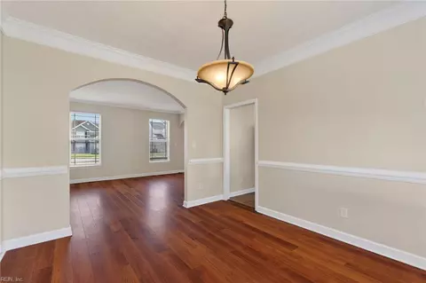 Living - 9 Bruins Way, Hampton, VA 23666 photo 5 of 8