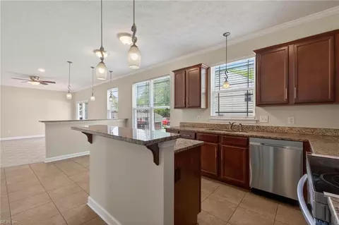 Entry Way - 9 Bruins Way, Hampton, VA 23666 photo 2 of 3