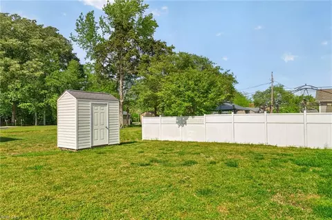 Exterior - 9 Bruins Way, Hampton, VA 23666 photo 5 of 7