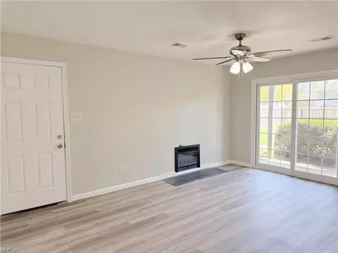Living - 255 Lantana Ln #A, Hampton, VA 23669 photo 2 of 3