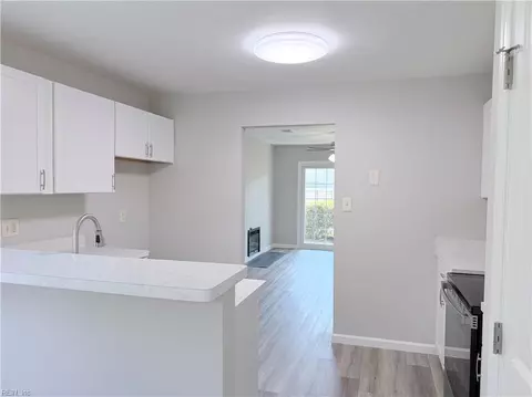 Kitchen - 255 Lantana Ln #A, Hampton, VA 23669 photo 4 of 4