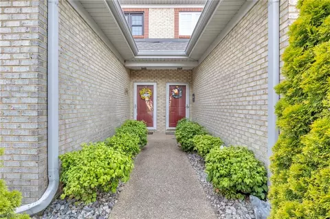 242 Genoa Dr #20, Hampton, VA 23664