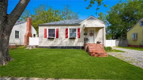 37 Cavalier Rd, Hampton, VA 23669