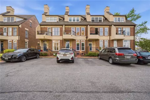 155 Crawford Pw Pkwy, Portsmouth, VA 23704