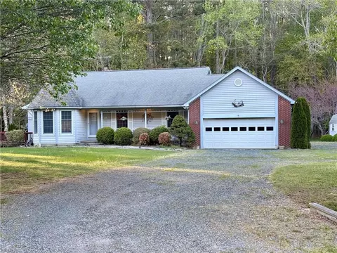 5076 Peaceful Lakes Dr, Exmore, VA 23350