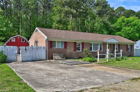 604 Fife St, Chesapeake, VA 23321