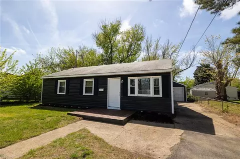 1003 Grimes Rd, Hampton, VA 23663
