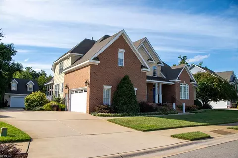 1933 Governors Pointe Dr, Suffolk, VA 23436