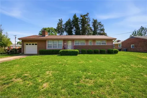 734 Milton Dr, Hampton, VA 23666