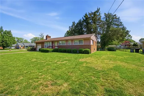 Exterior - 734 Milton Dr, Hampton, VA 23666 photo 10 of 10