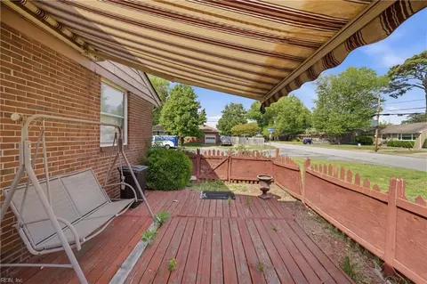 Exterior - 734 Milton Dr, Hampton, VA 23666 photo 3 of 10