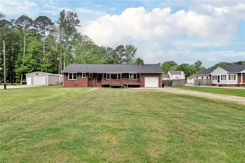 109 Old Railway Rd, Yorktown, VA 23692