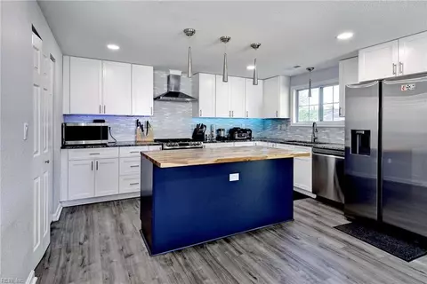 Kitchen - 1917 Zinzer Rd, Hampton, VA 23663 photo 1 of 4