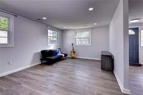Living - 1917 Zinzer Rd, Hampton, VA 23663 photo 1 of 2