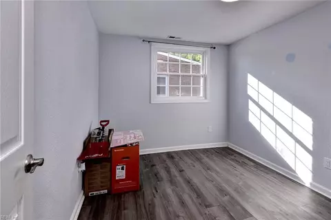 Bedroom - 1917 Zinzer Rd, Hampton, VA 23663 photo 2 of 2