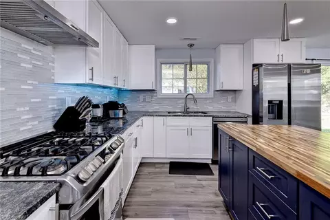 Kitchen - 1917 Zinzer Rd, Hampton, VA 23663 photo 3 of 4