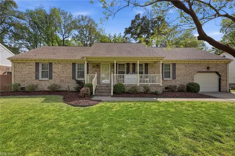 608 Ravenstone Dr, Chesapeake, VA 23322