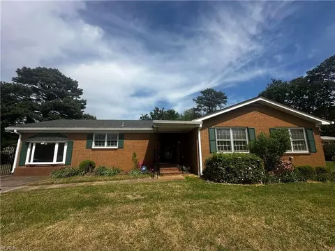101 Hook St, Chesapeake, VA 23324