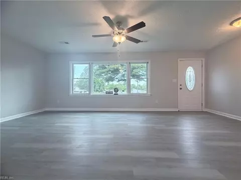 Living - 1815 Gildner Rd, Hampton, VA 23666 photo 1 of 4