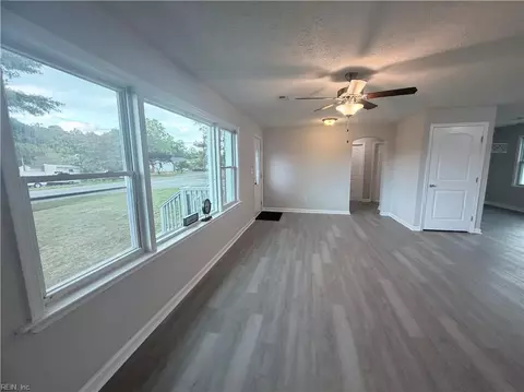 Living - 1815 Gildner Rd, Hampton, VA 23666 photo 2 of 4