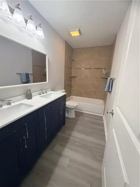 Bath - 1815 Gildner Rd, Hampton, VA 23666 photo 1 of 3