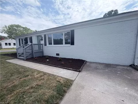 Exterior - 1815 Gildner Rd, Hampton, VA 23666 photo 2 of 4