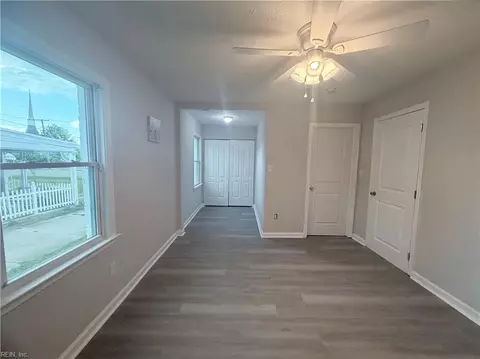 Entry Way - 1815 Gildner Rd, Hampton, VA 23666 photo 2 of 4