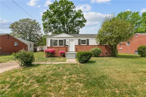 6 Cornelius Dr, Hampton, VA 23666