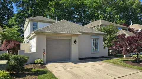 114 Sarazen Ct, Newport News, VA 23602