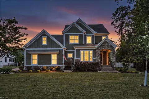 1209 Founders Pointe Trl, Carrollton, VA 23314