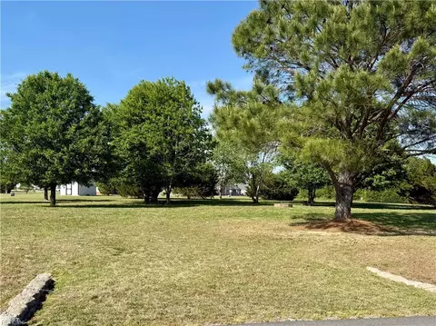 1 07ac Cedar Ct, Southampton County, VA 23851