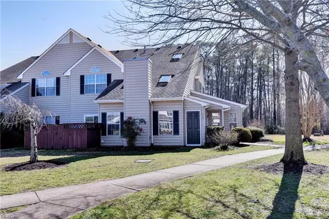 303 Hamlet Ct, Yorktown, VA 23693