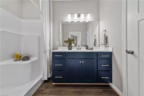 Bath - 1511 Watermark Way, Hampton, VA 23666 photo 2 of 3