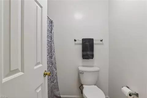 Bath - 708 Inlet Quay Quay #B, Chesapeake, VA 23320 photo 1 of 2
