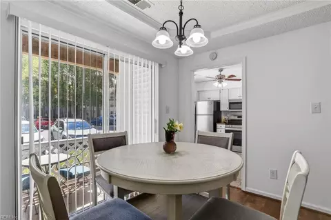 Dining - 708 Inlet Quay Quay #B, Chesapeake, VA 23320 photo 1 of 3