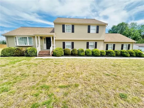 4817 Woodstream Dr, Petersburg, VA 23803