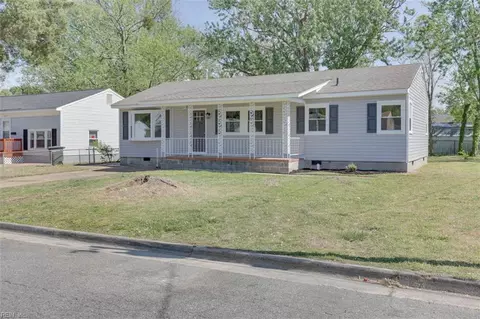 4827 81st St, Newport News, VA 23605