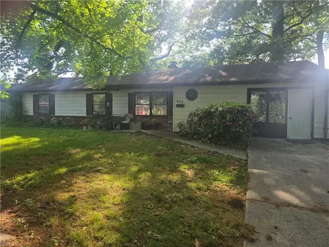409 Garrison Pl, Virginia Beach, VA 23452